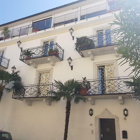 Rodeo Drive Apartment Viareggio Bagian luar foto