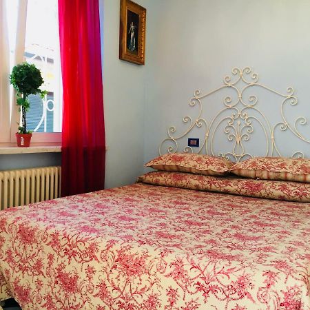 Rodeo Drive Apartment Viareggio Bagian luar foto