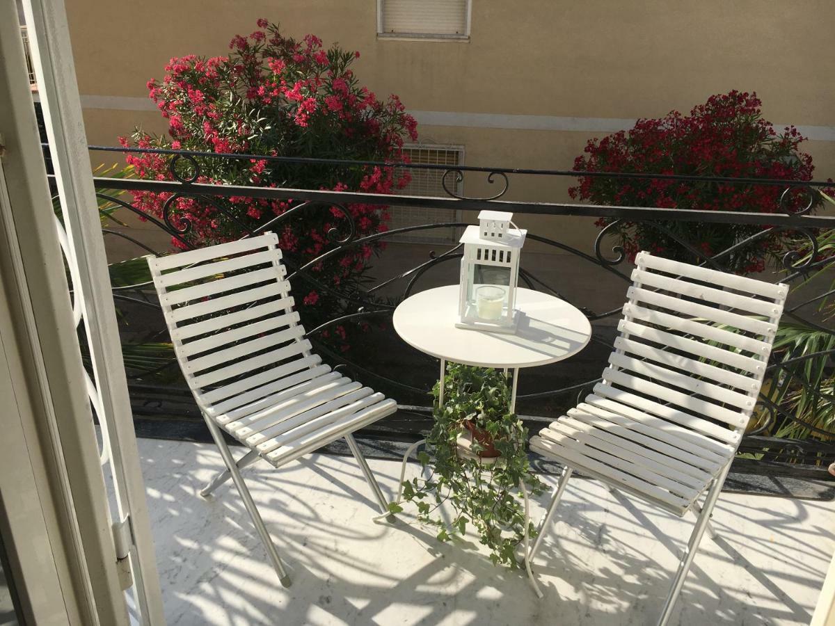 Rodeo Drive Apartment Viareggio Bagian luar foto