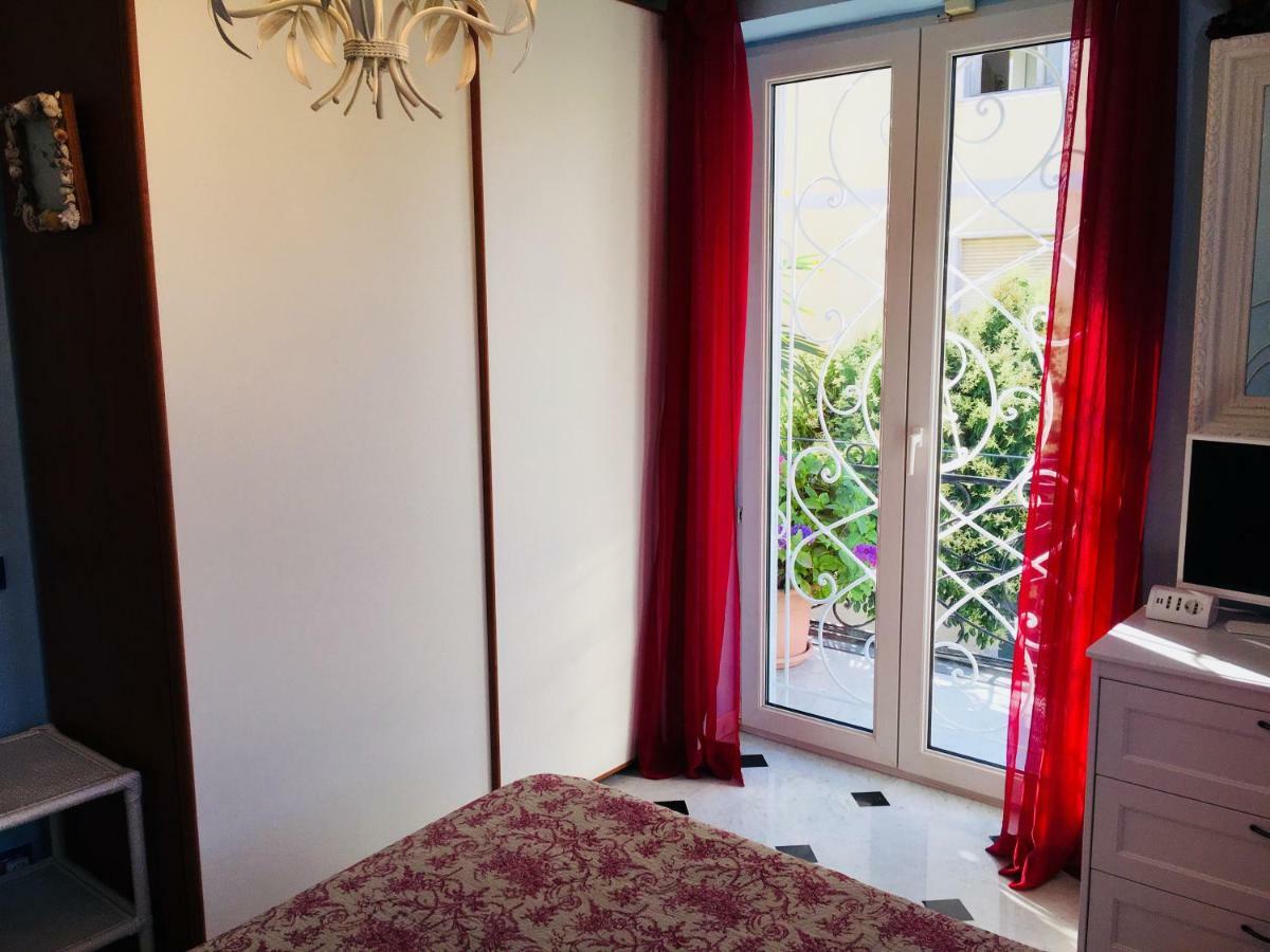 Rodeo Drive Apartment Viareggio Bagian luar foto